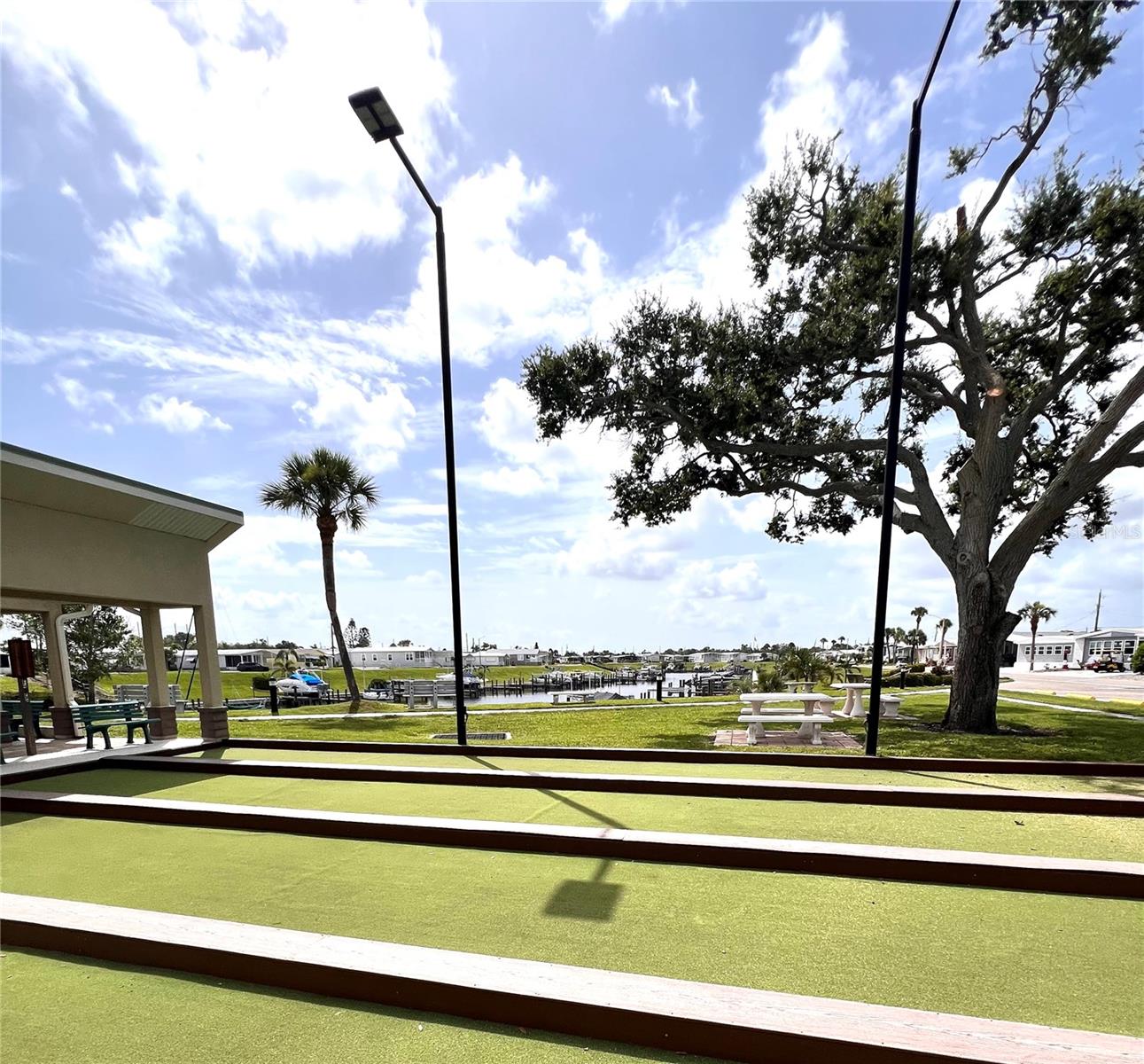COUNTRY CLUB ESTATES - Land