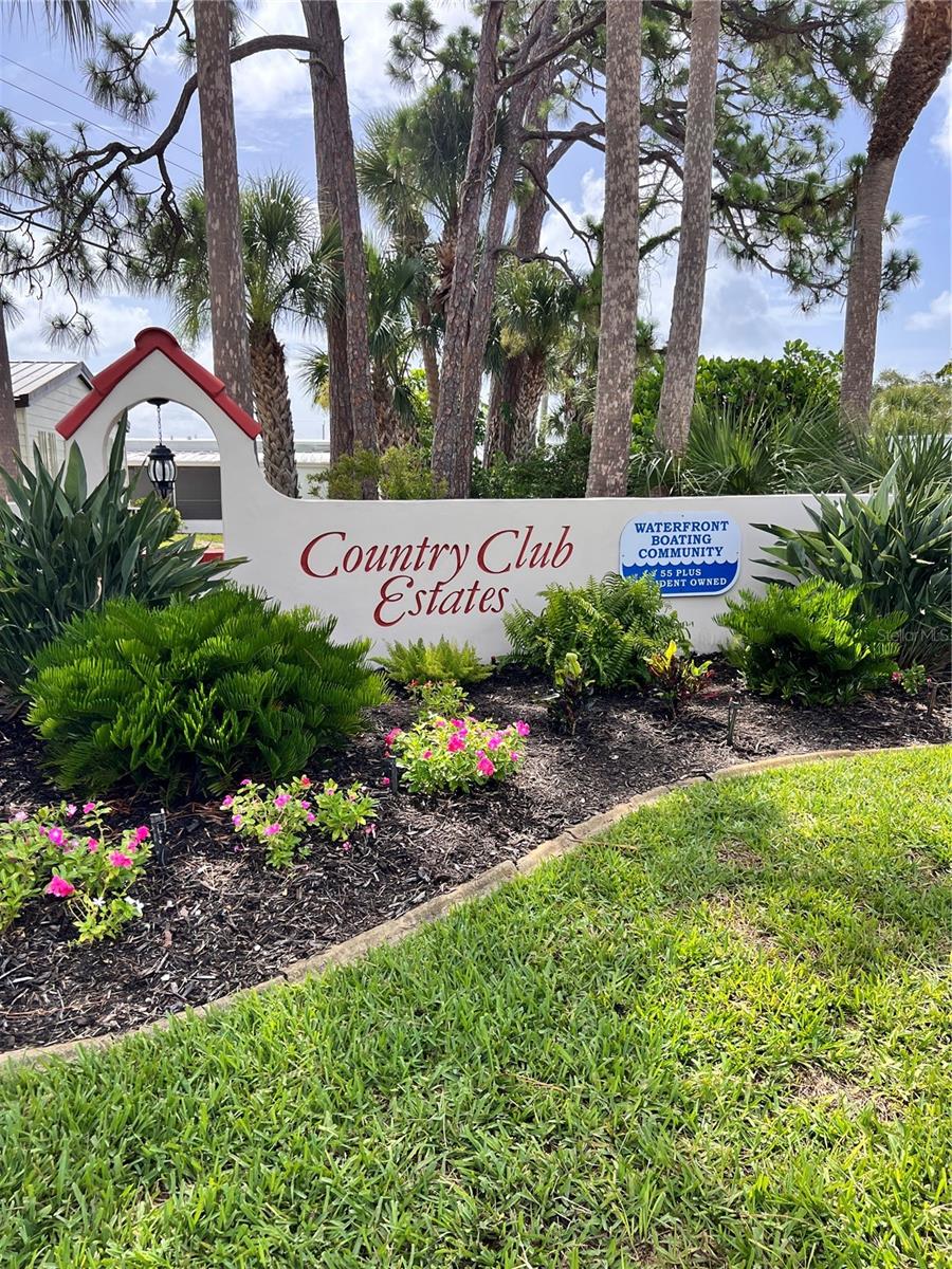 COUNTRY CLUB ESTATES - Land