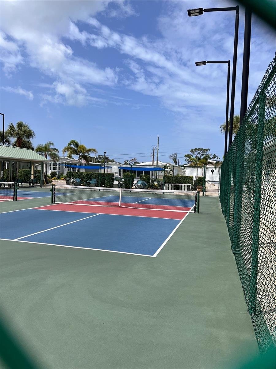 COUNTRY CLUB ESTATES - Land