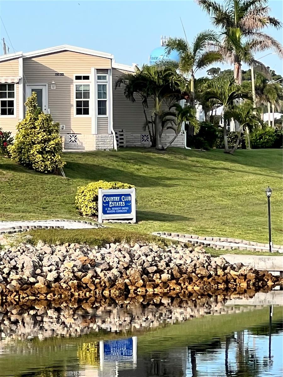 COUNTRY CLUB ESTATES - Land