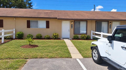 Photo of 378 W Rosewood Lane #378, Tavares, FL 32778 (MLS # G5118236)