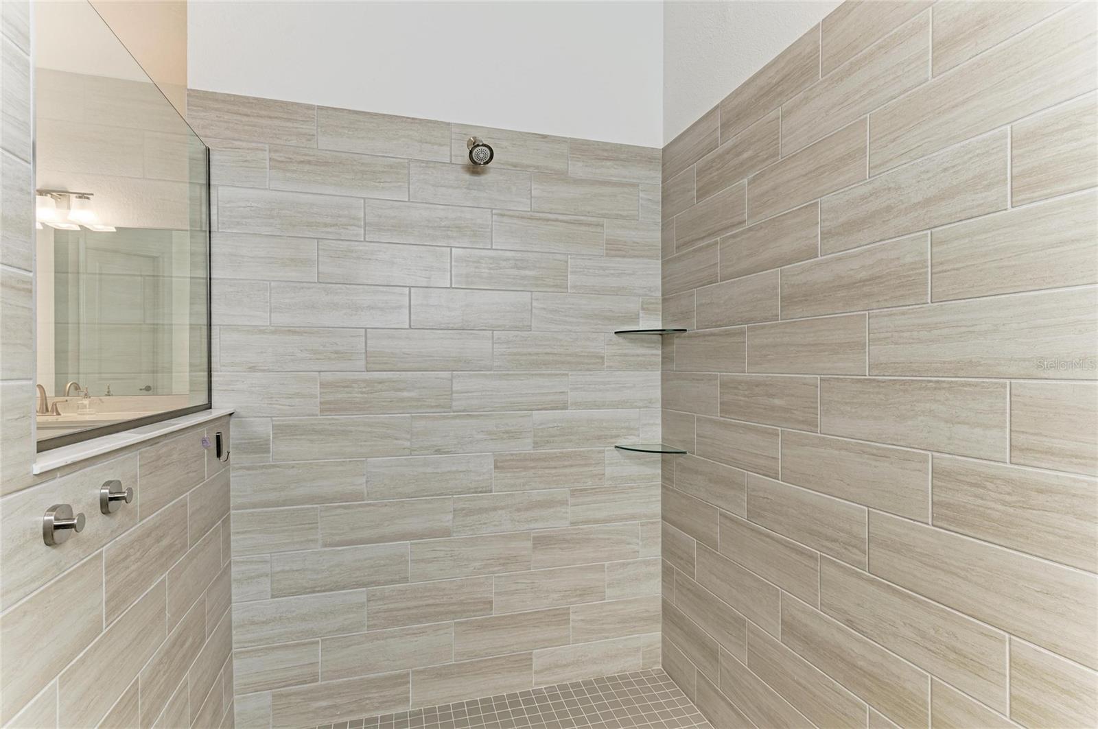 CALUSA COUNTRY CLUB - Residential