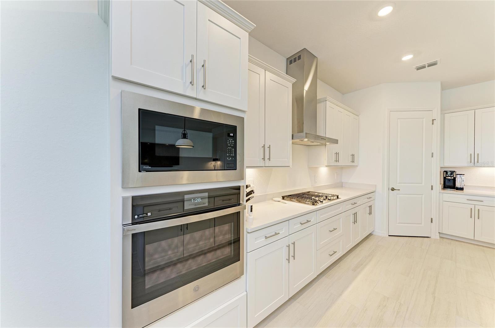 CALUSA COUNTRY CLUB - Residential