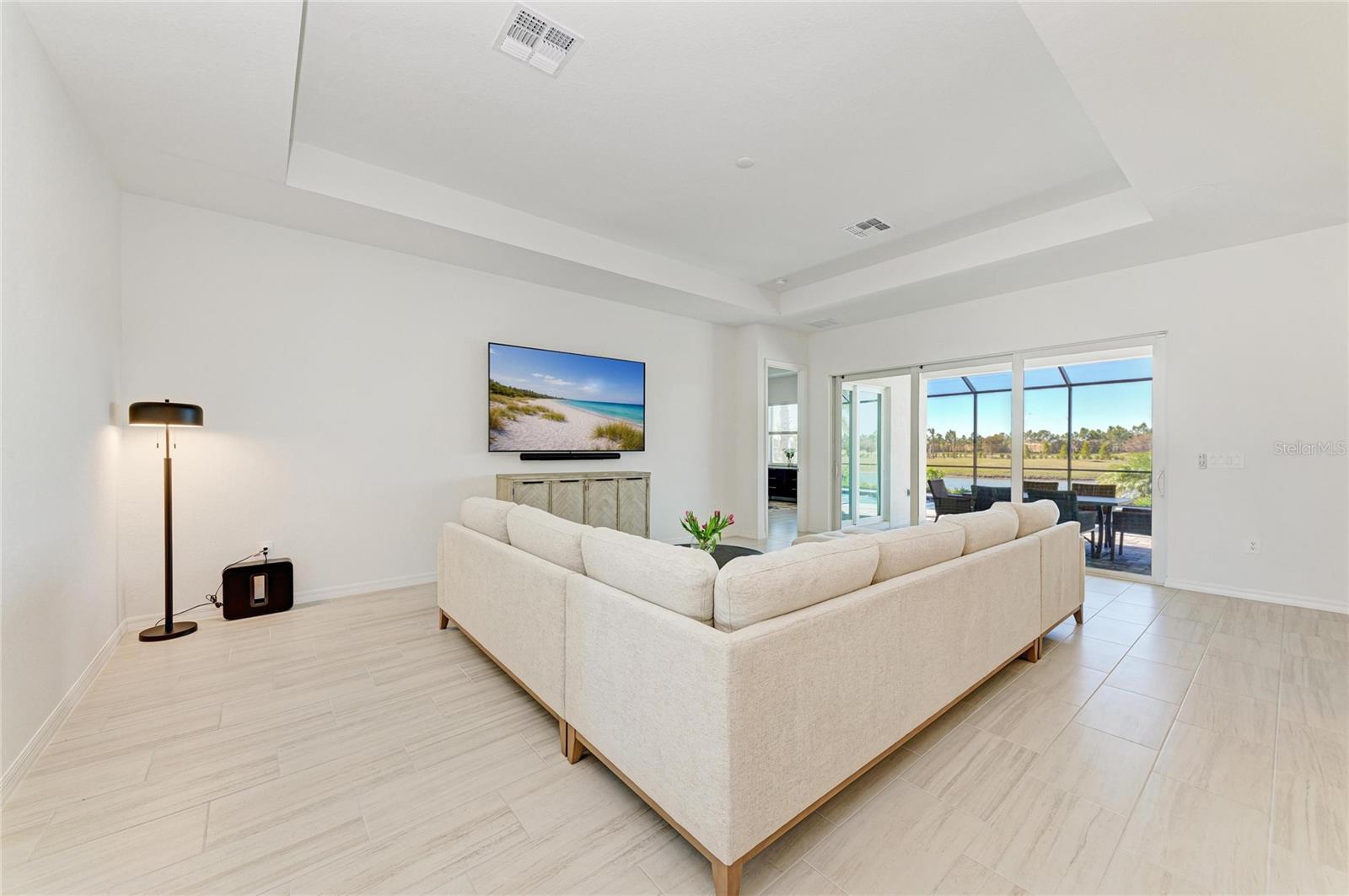 CALUSA COUNTRY CLUB - Residential