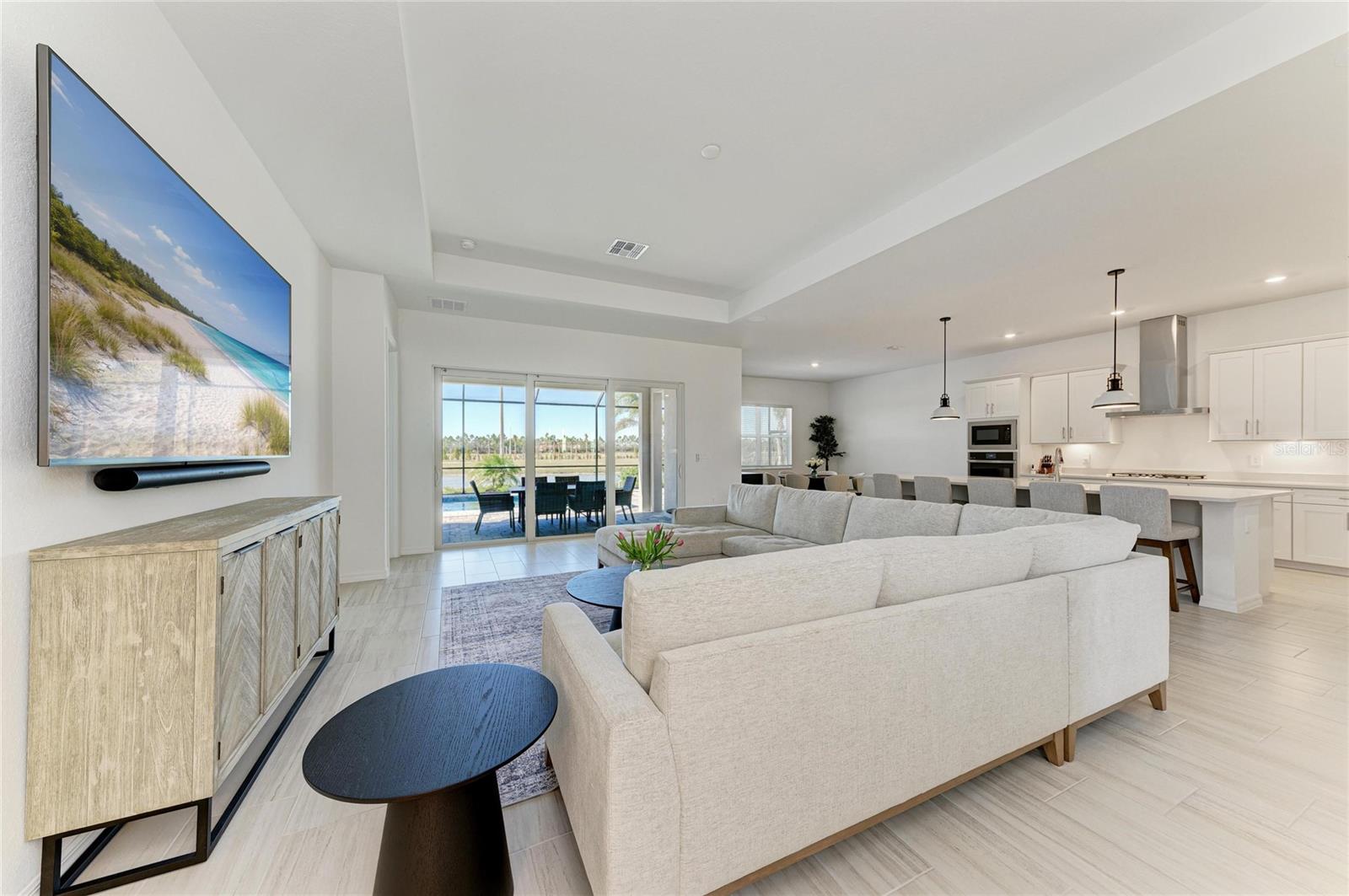 CALUSA COUNTRY CLUB - Residential