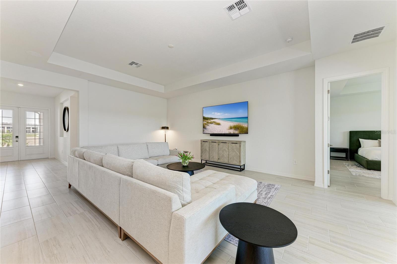 CALUSA COUNTRY CLUB - Residential