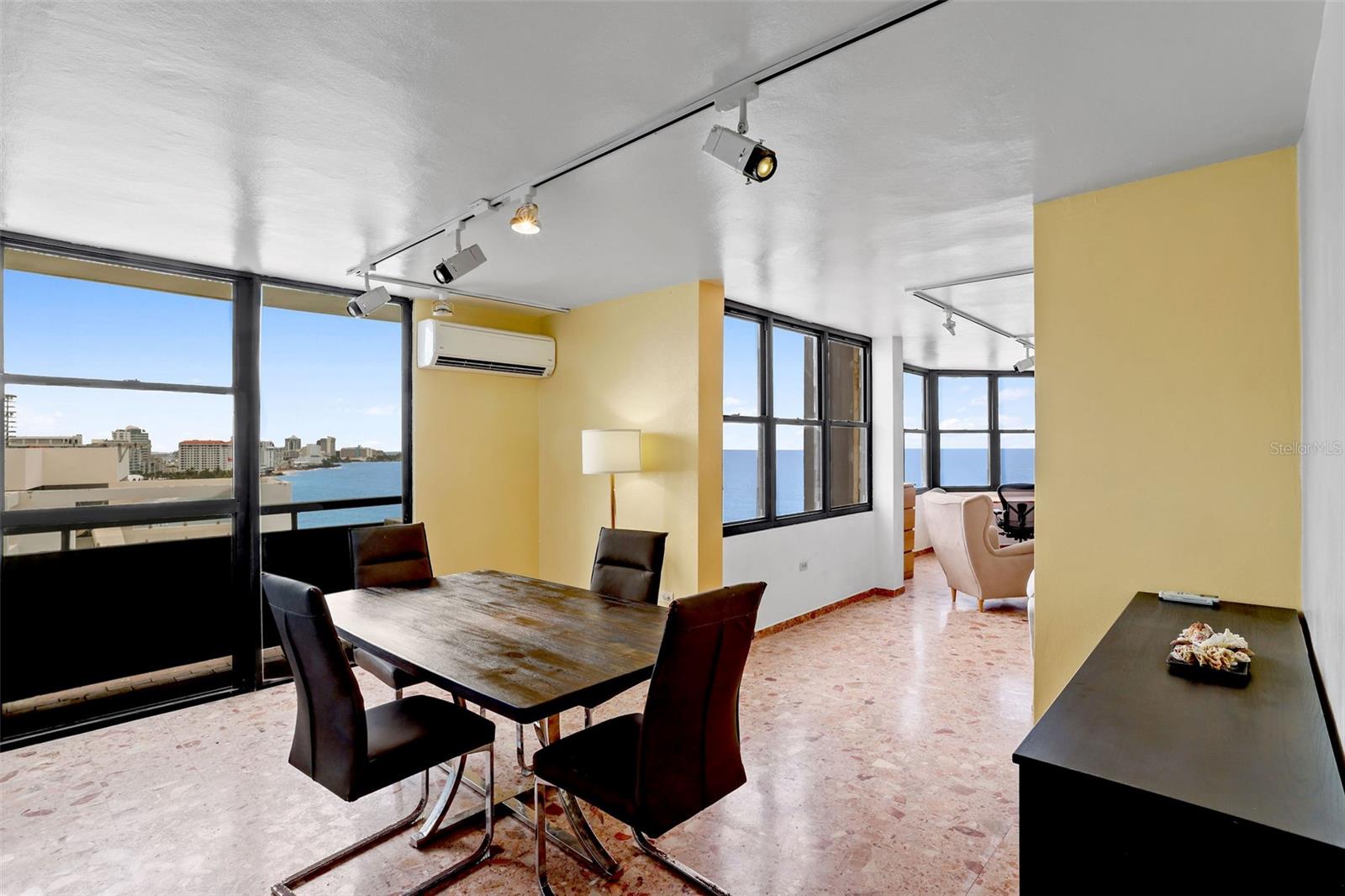 CONDADO - Residential