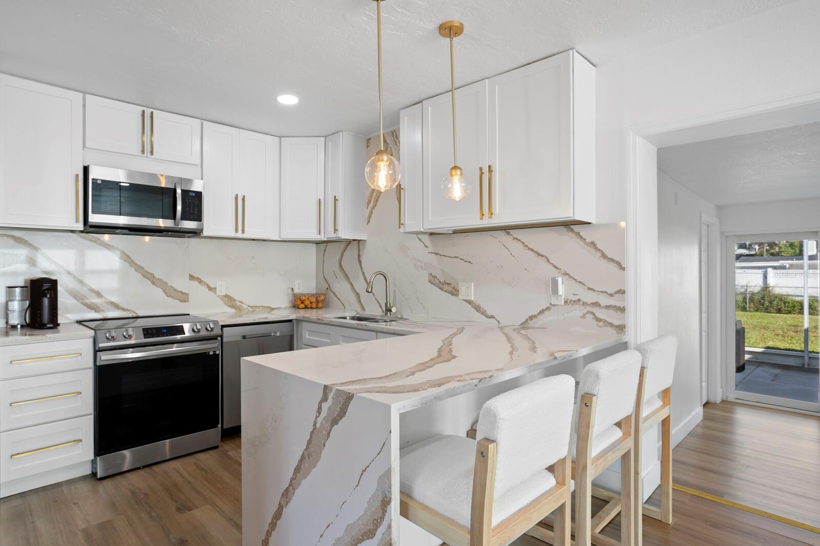 WEST SHORE CREST - Residential