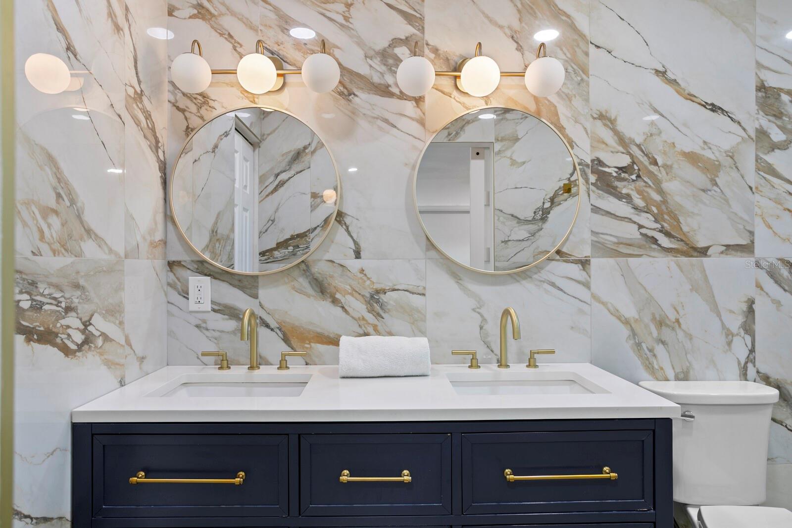 WEST SHORE CREST - Residential