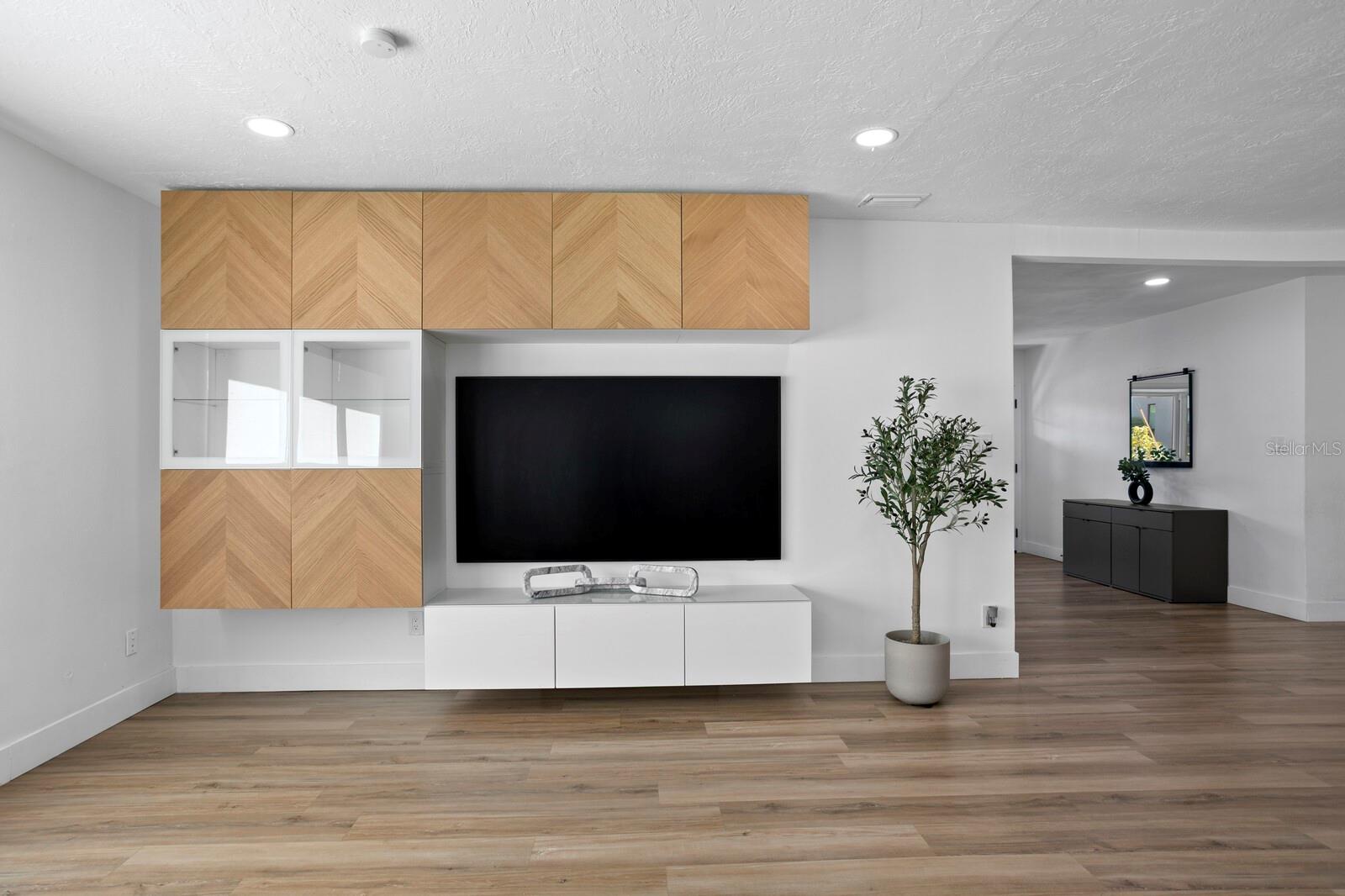 WEST SHORE CREST - Residential