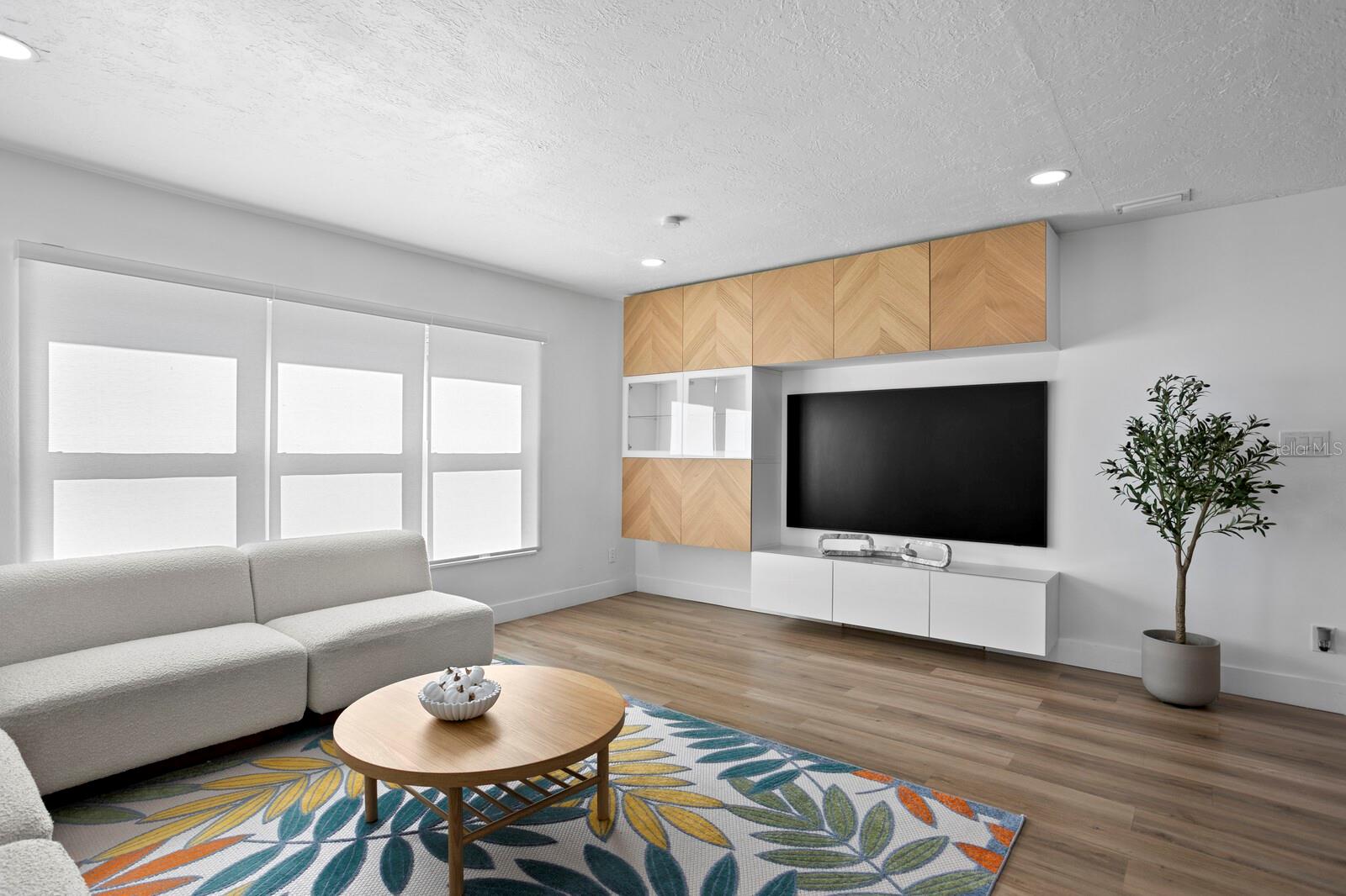 WEST SHORE CREST - Residential