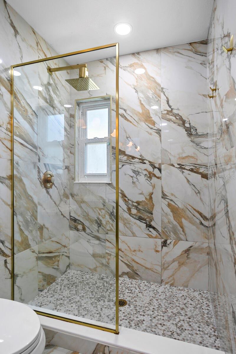 WEST SHORE CREST - Residential