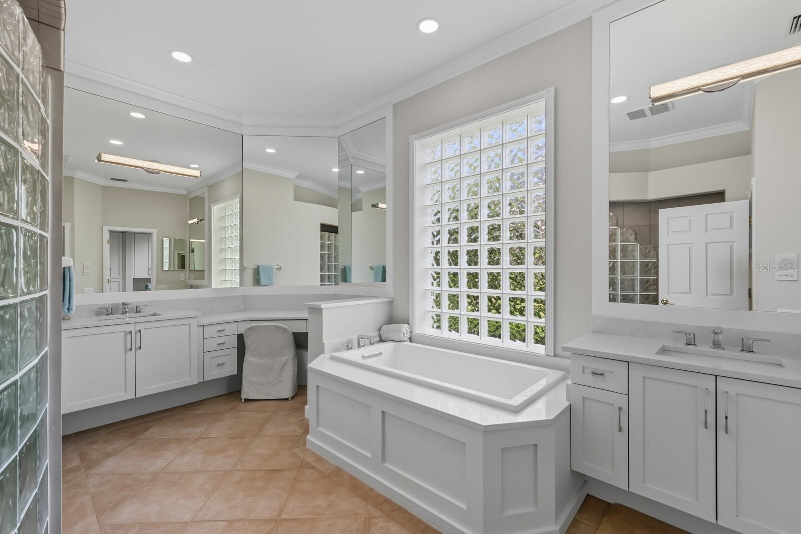 UNIVERSITY PARK - Residential