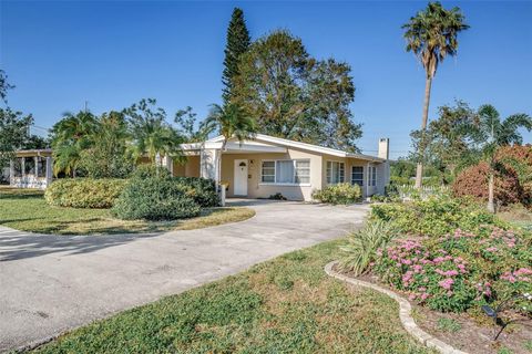 A home in SEMINOLE