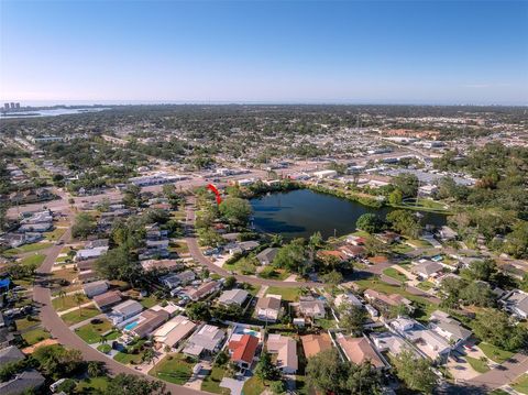 A home in SEMINOLE