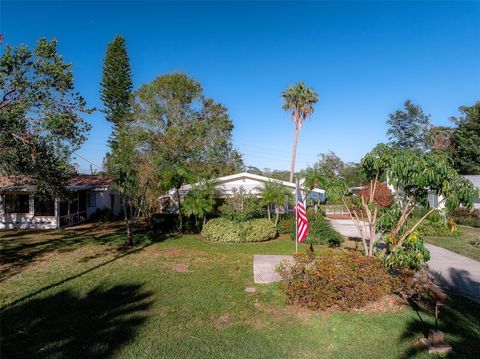 A home in SEMINOLE