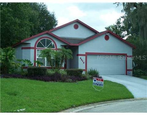 A home in LAKELAND