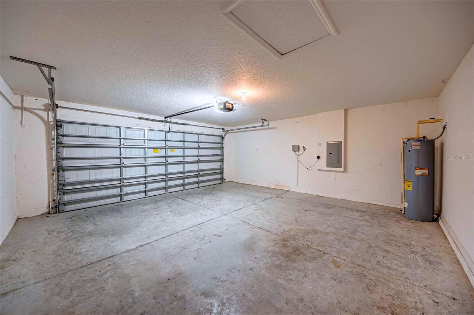 MASCOTTE LAKE JACKSON RIDGE PH 02 - Residential