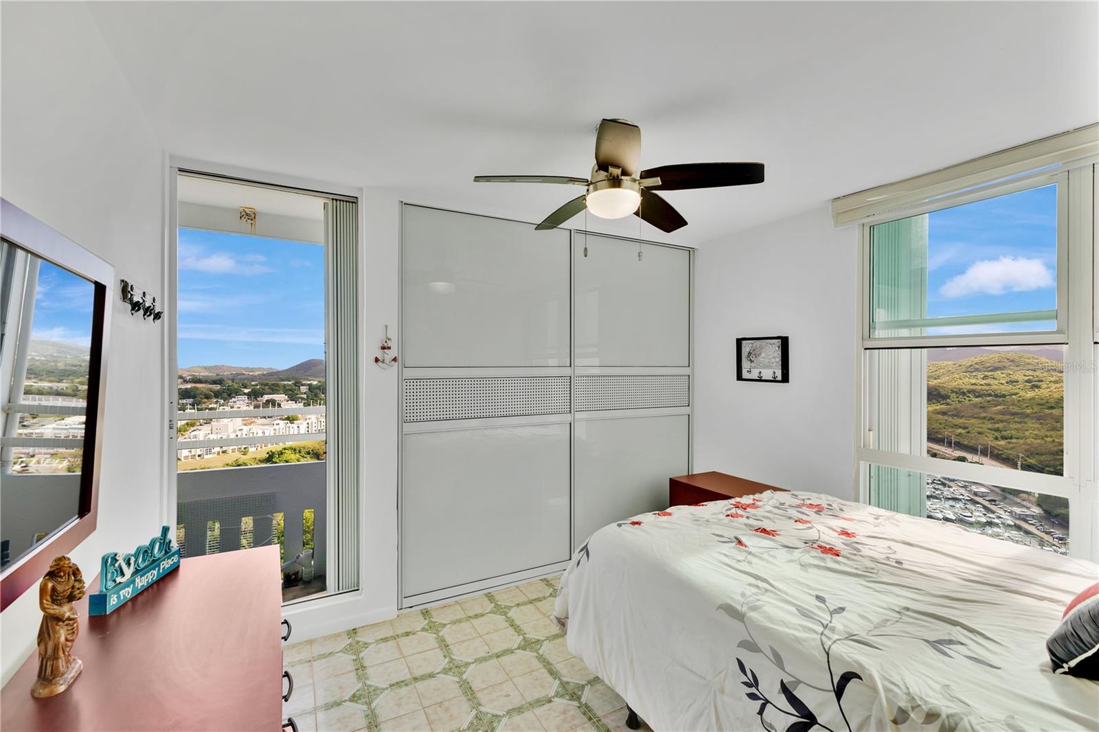 200 CONDOMINIO DOS MARINAS II. MARINA VIEW AVENUE 2410