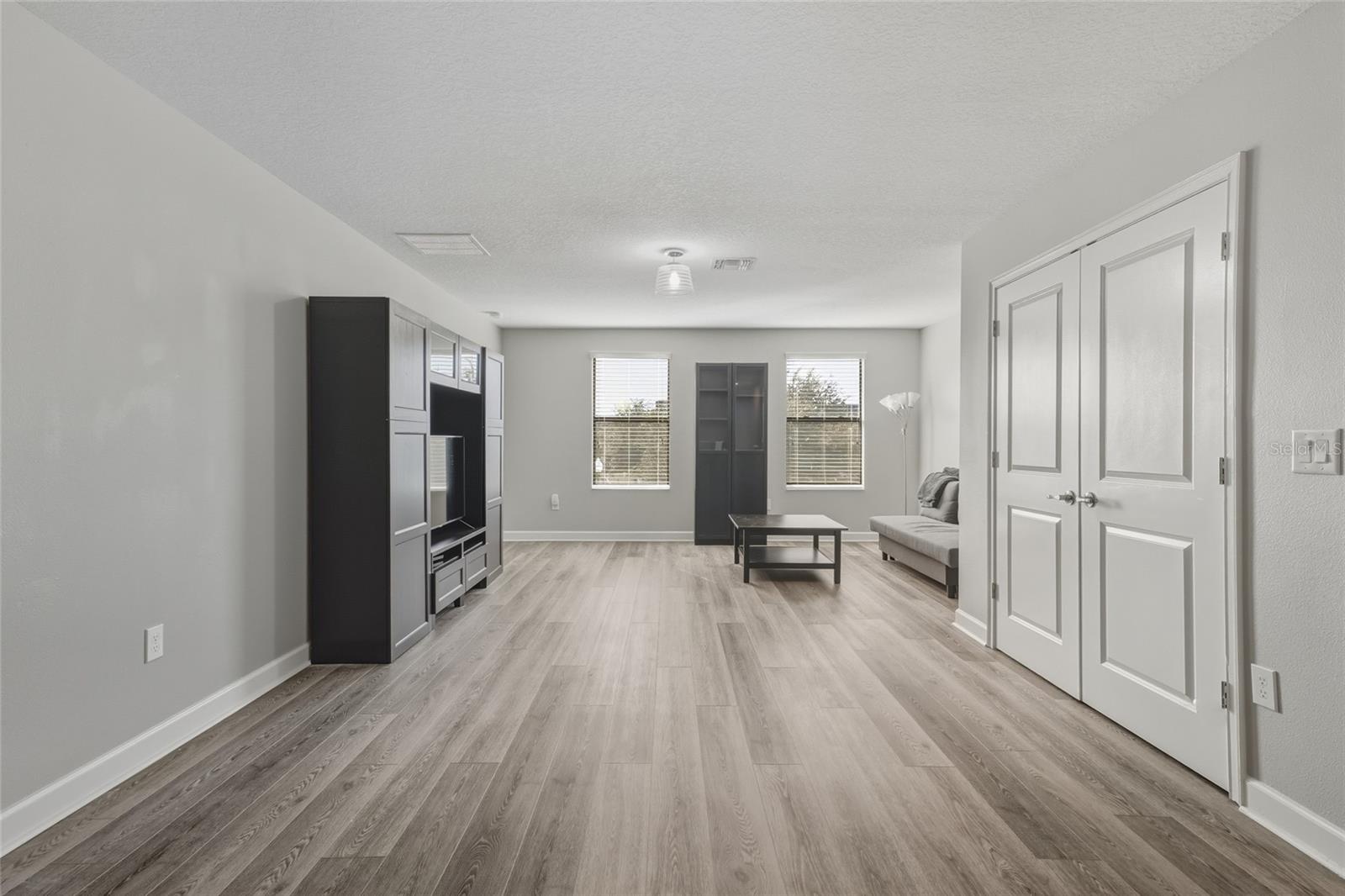 SUMMERLAKE - Residential