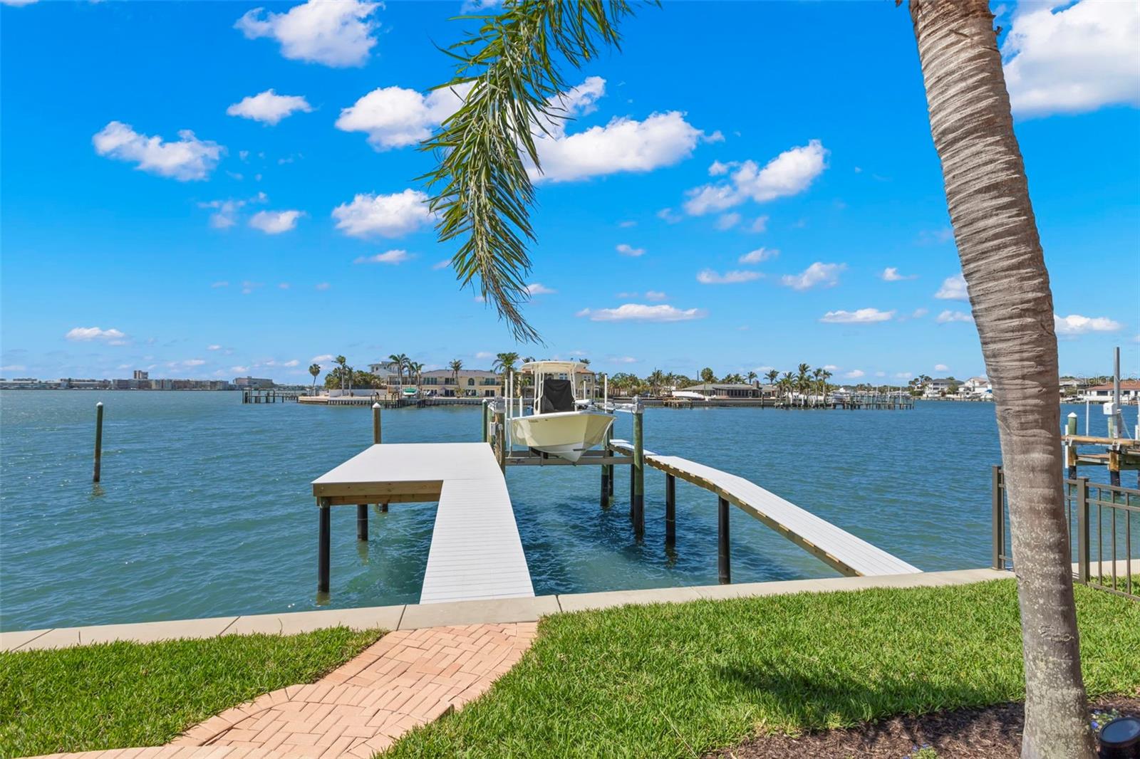 KIPPS COLONY ESTATES AT PASADENA YACHT/COUNTRY CL - Residential