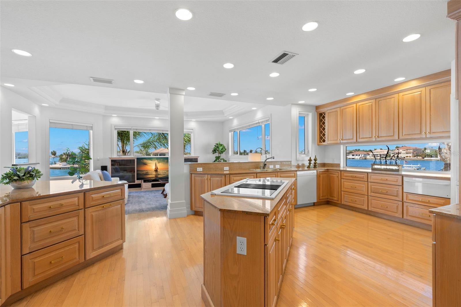 KIPPS COLONY ESTATES AT PASADENA YACHT/COUNTRY CL - Residential