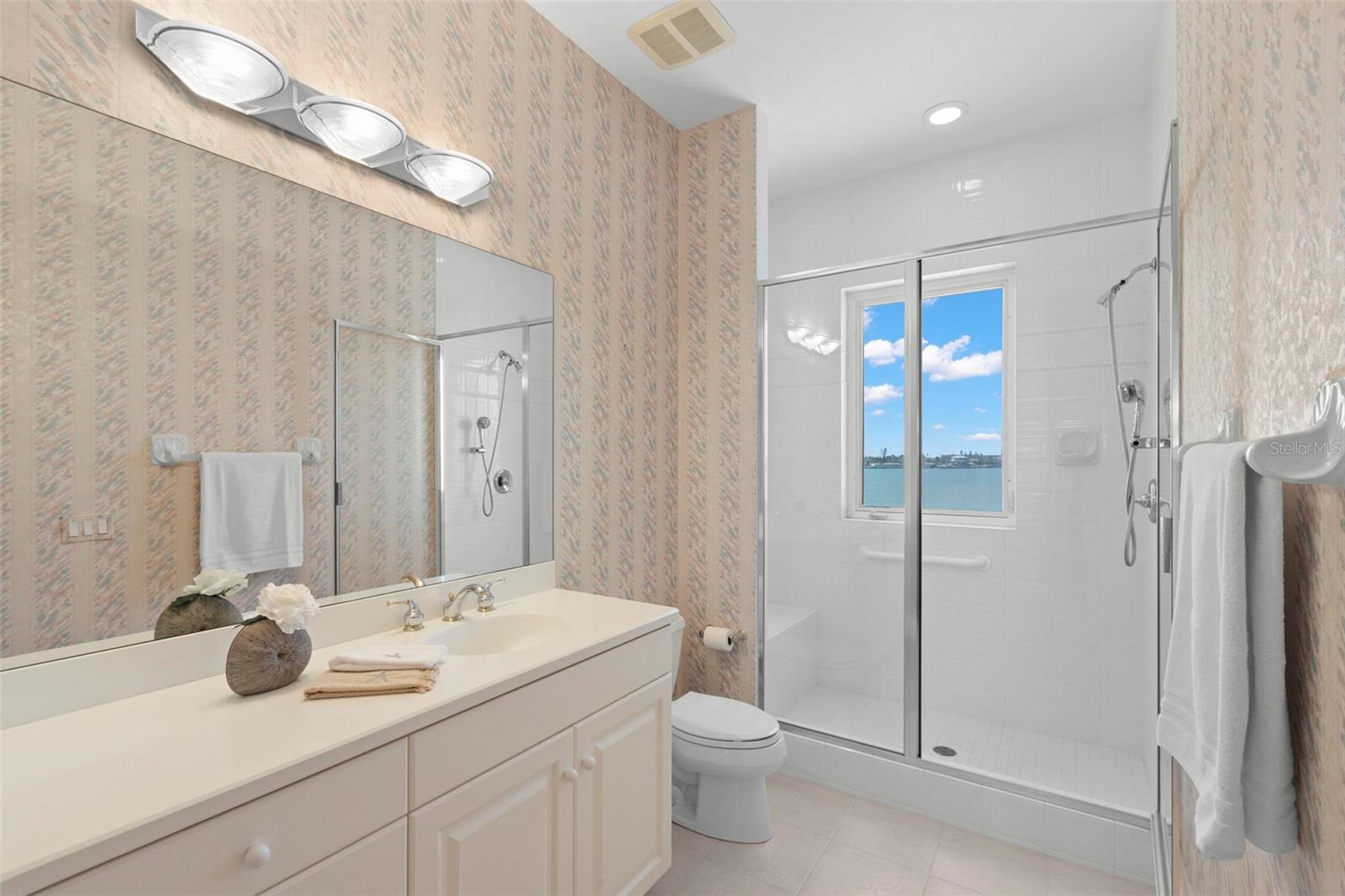 KIPPS COLONY ESTATES AT PASADENA YACHT/COUNTRY CL - Residential