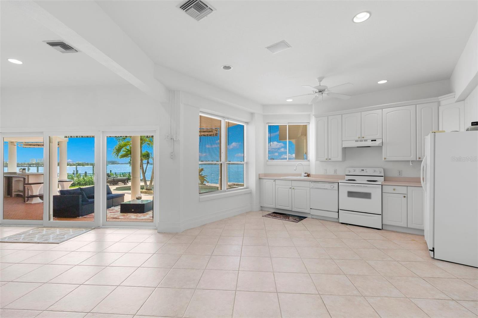 KIPPS COLONY ESTATES AT PASADENA YACHT/COUNTRY CL - Residential