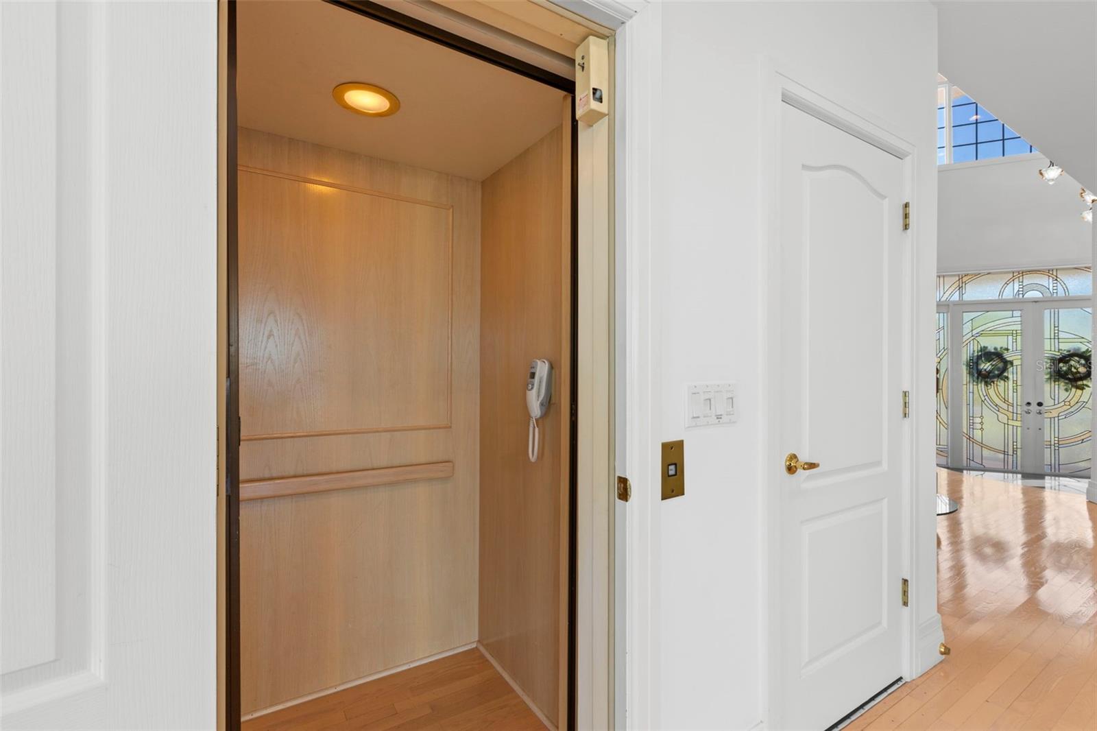 KIPPS COLONY ESTATES AT PASADENA YACHT/COUNTRY CL - Residential