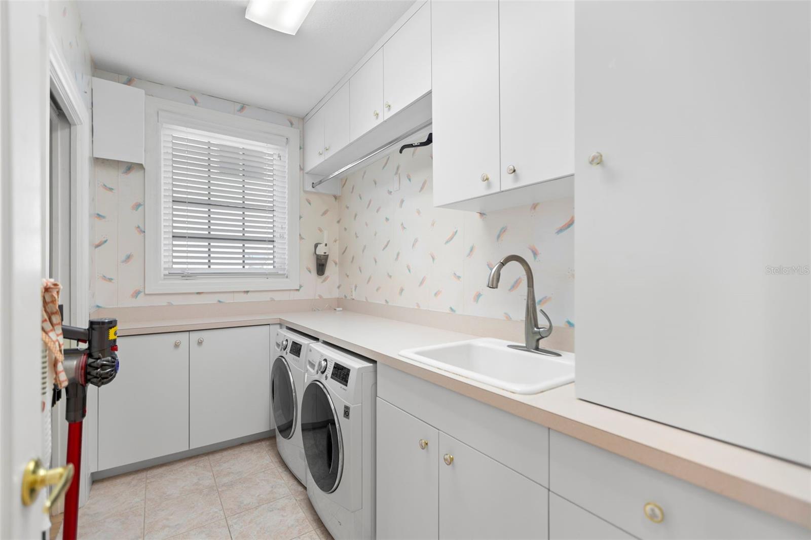 KIPPS COLONY ESTATES AT PASADENA YACHT/COUNTRY CL - Residential