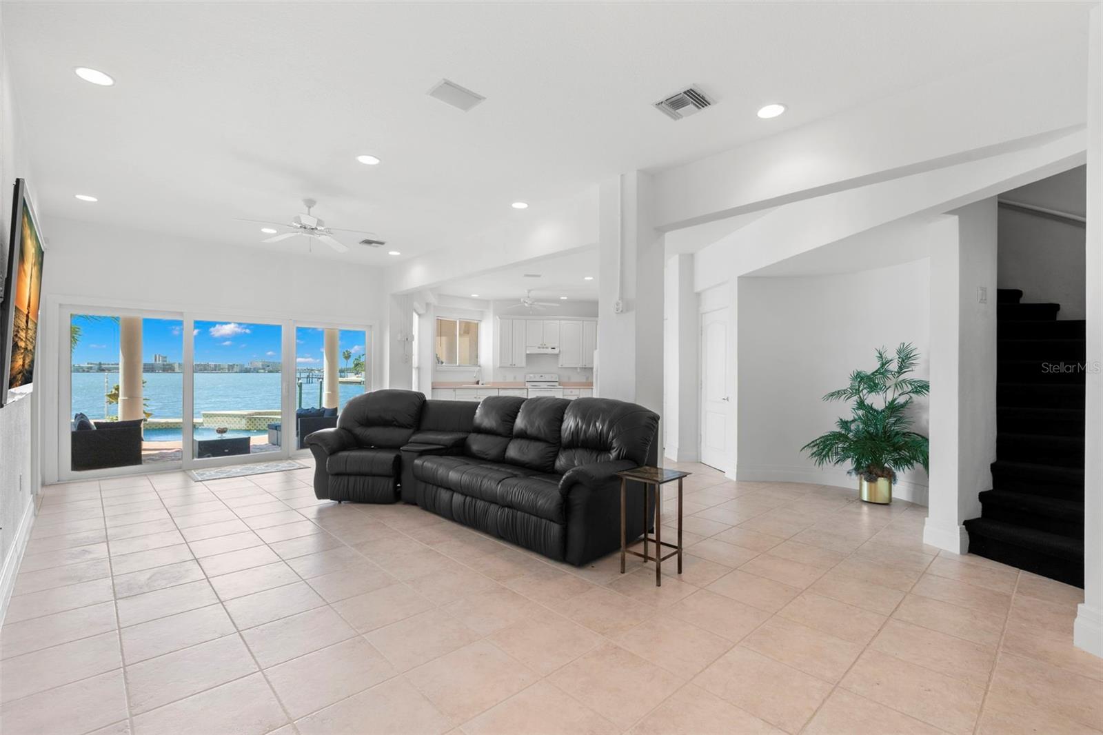 KIPPS COLONY ESTATES AT PASADENA YACHT/COUNTRY CL - Residential