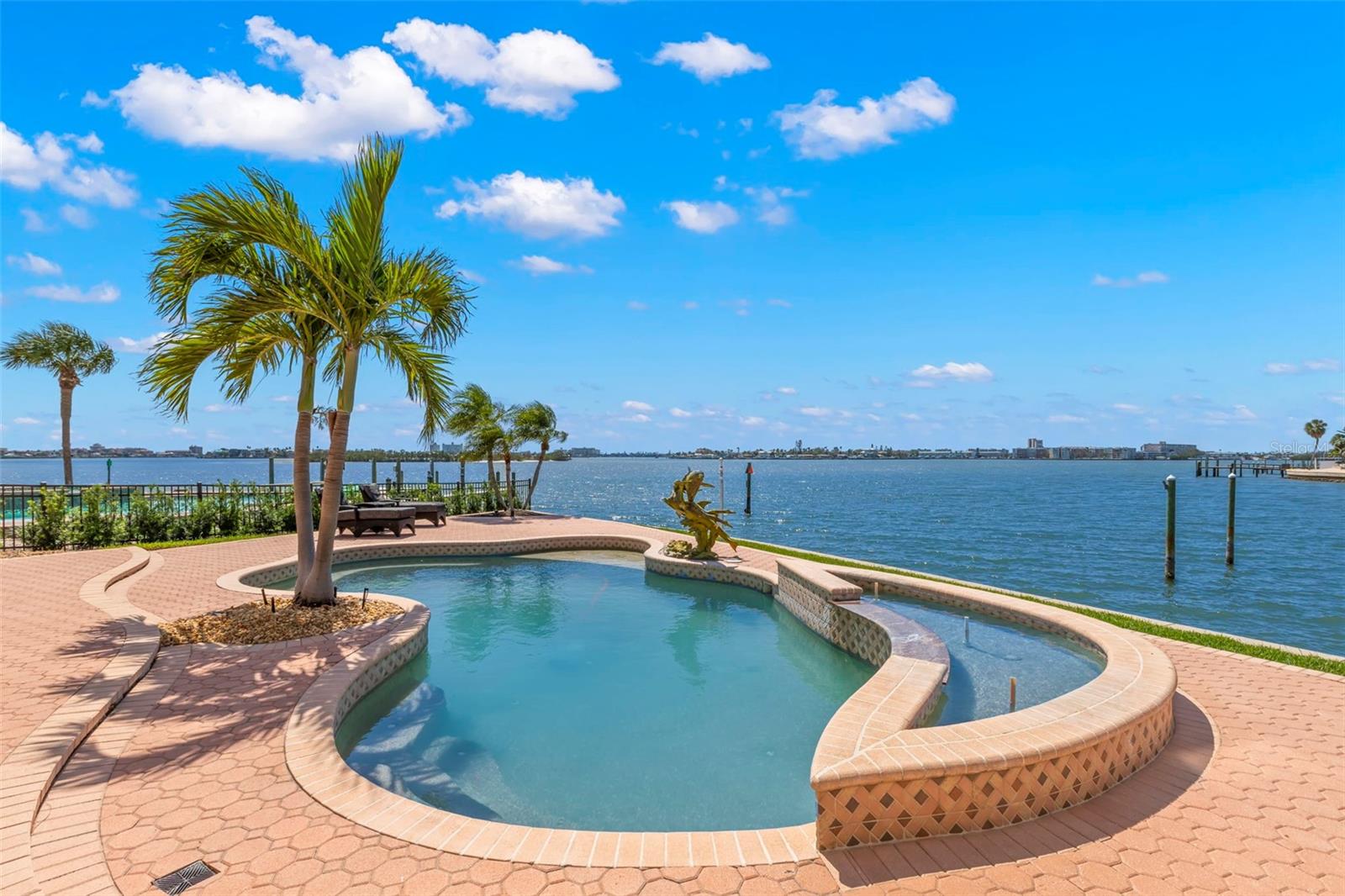 KIPPS COLONY ESTATES AT PASADENA YACHT/COUNTRY CL - Residential