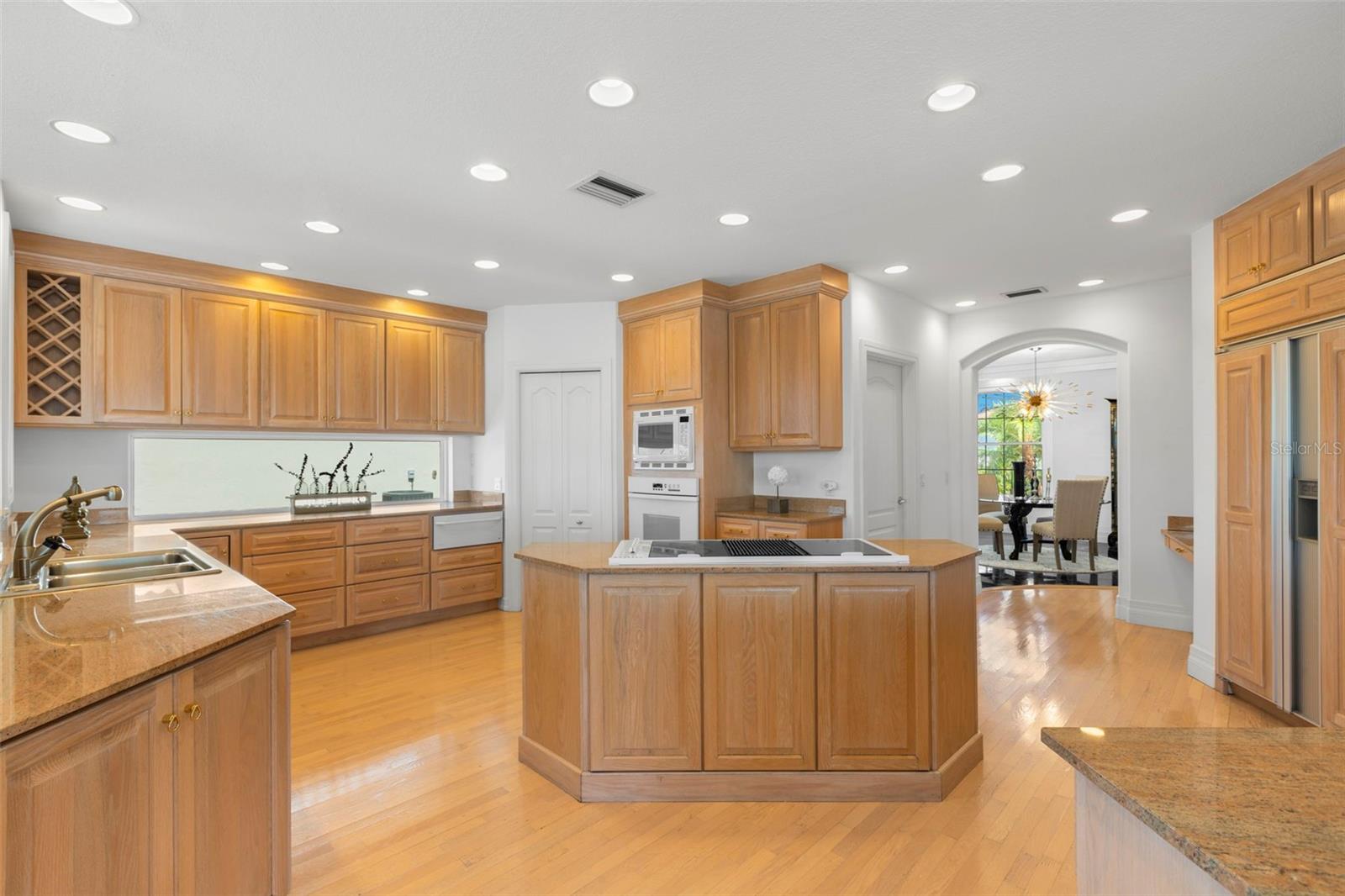 KIPPS COLONY ESTATES AT PASADENA YACHT/COUNTRY CL - Residential