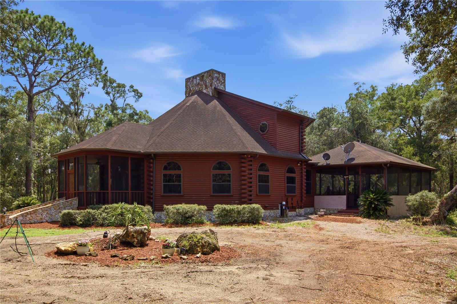6850 ROUND LAKE ROAD