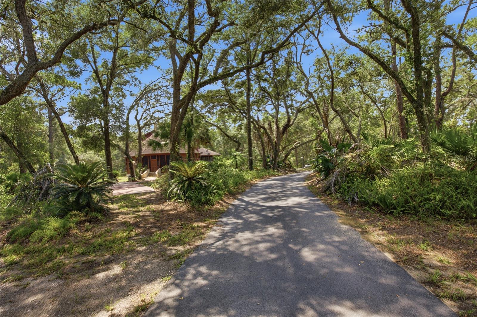 6850 ROUND LAKE ROAD