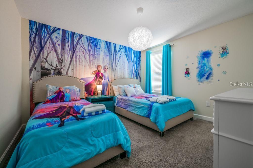 COVE AT STOREY LAKE II - Residential