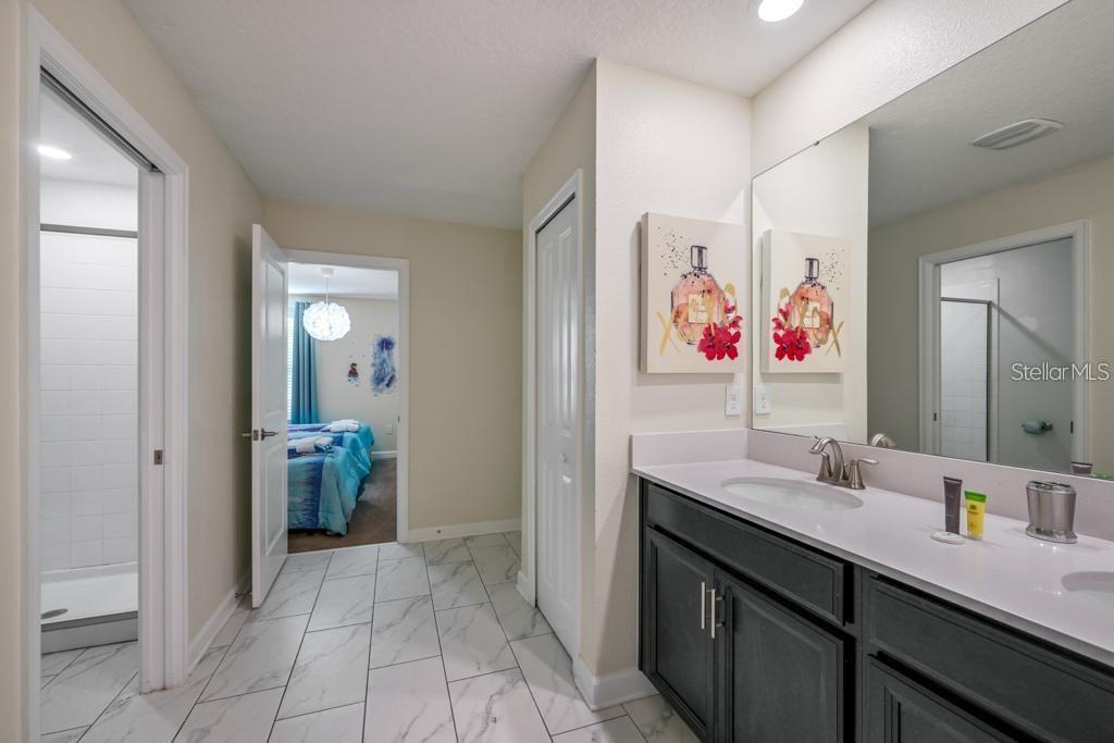 COVE AT STOREY LAKE II - Residential