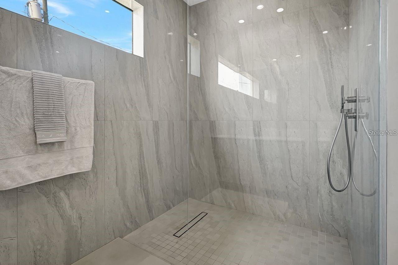 ROTONDA WEST LONG MEADOW - Residential