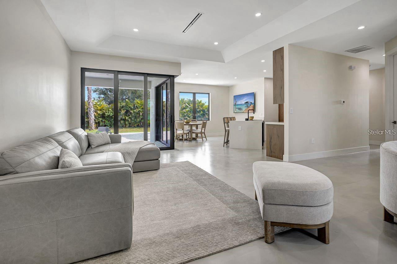 ROTONDA WEST LONG MEADOW - Residential