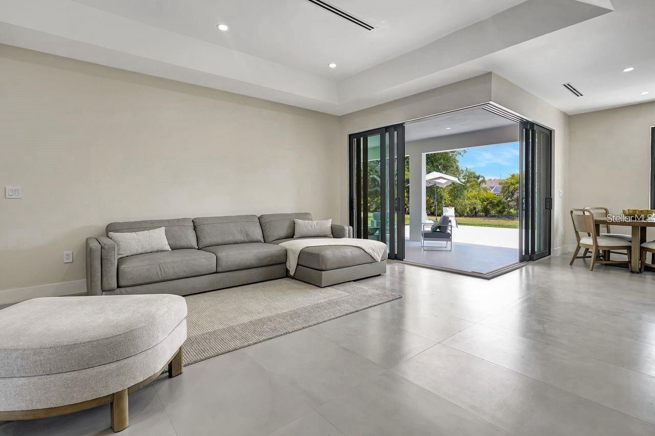 ROTONDA WEST LONG MEADOW - Residential