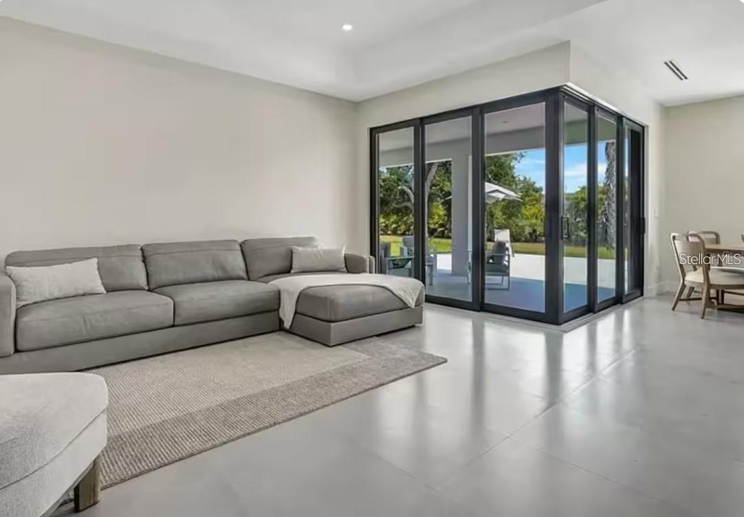 ROTONDA WEST LONG MEADOW - Residential