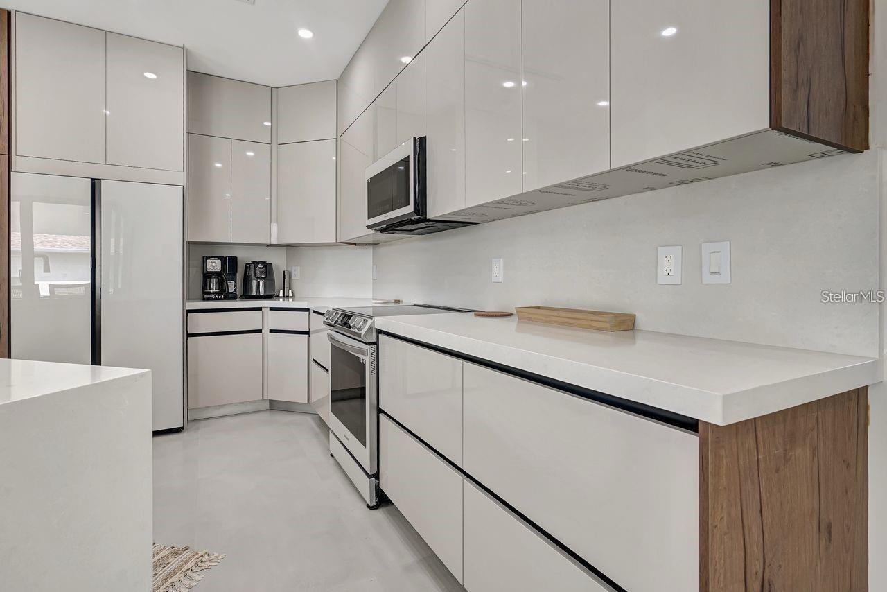 ROTONDA WEST LONG MEADOW - Residential