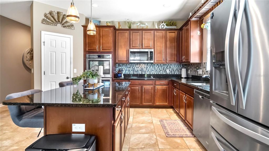 Photo of 26747 White Plains Way, Leesburg, FL 34748 (MLS # G5101928)