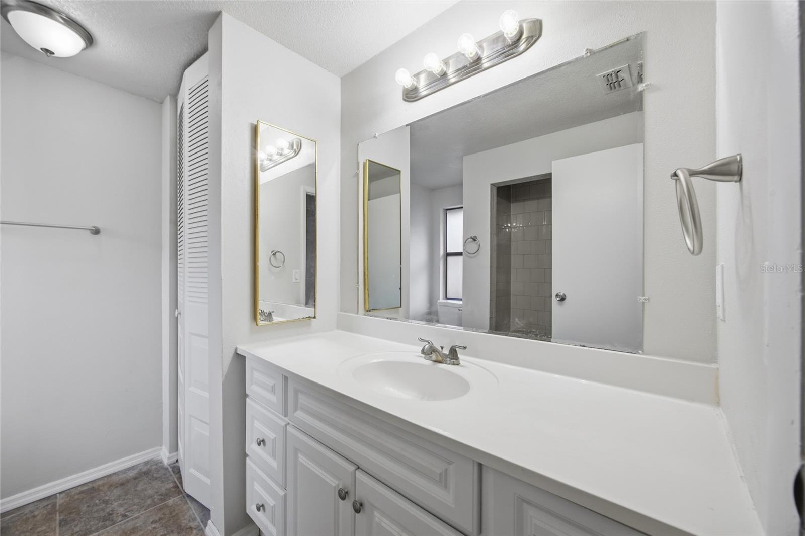 THE GLEN AT RIVER RIDGE - Residential