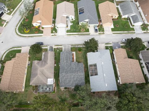 A home in LAKE WALES