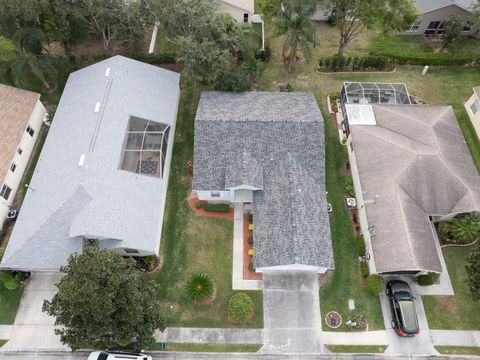 A home in LAKE WALES