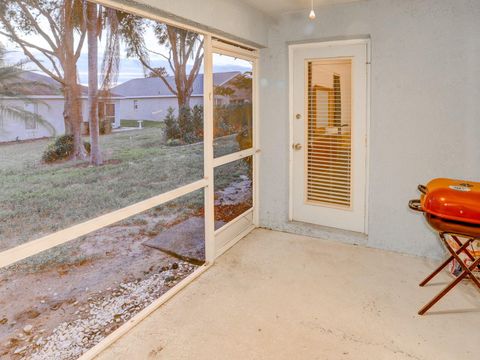 A home in LAKE WALES