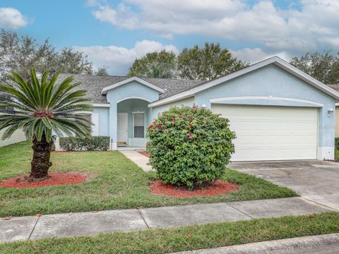 A home in LAKE WALES