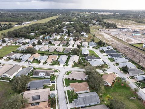 A home in LAKE WALES