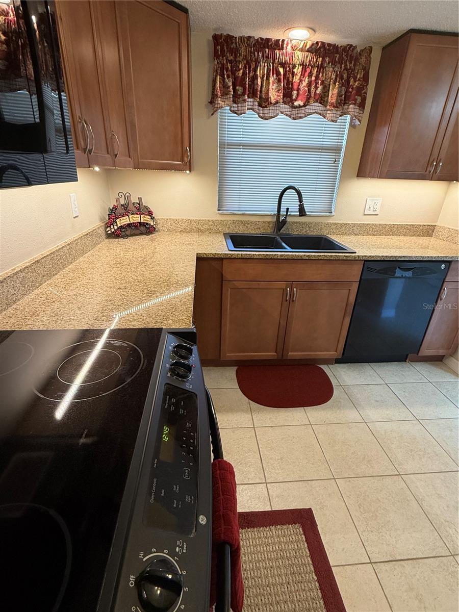 BAYSHORE ON THE LAKE APTS III SEC1 - Residential